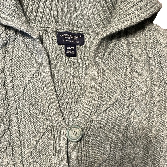 American Eagle women’s size XS gray cable knit sweater with collar winter fall - Picture 4 of 7